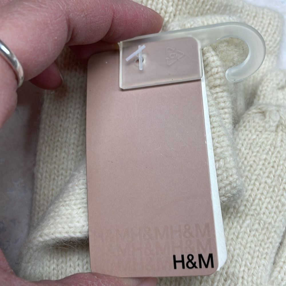H&M Gloves - Picture 2 of 6